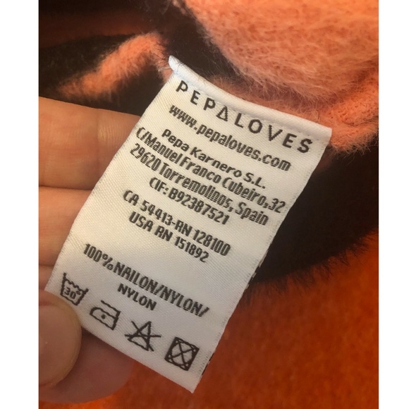 Pepaloves coral and black stripes fuzzy oversized sweater NWT - Picture 4 of 4